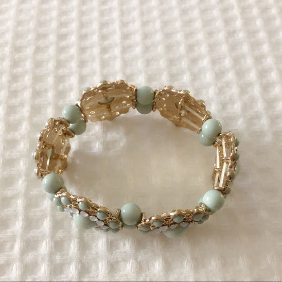 Gold Green Bracelet - Picture 4 of 6